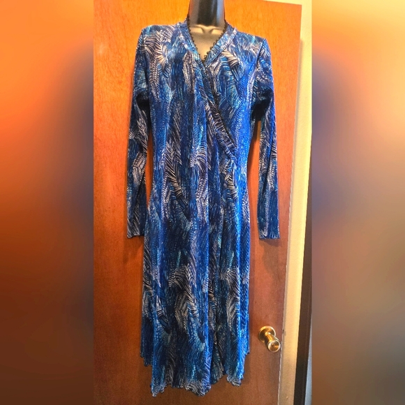 Ninety Dresses & Skirts - Ninety Elegant Blue Patterned Women's Stretchy Faux Wrap Dress SzM